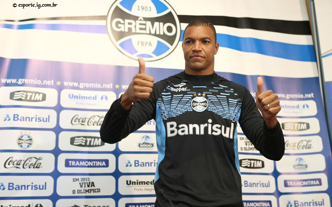 Dida apresentado ao Grêmio