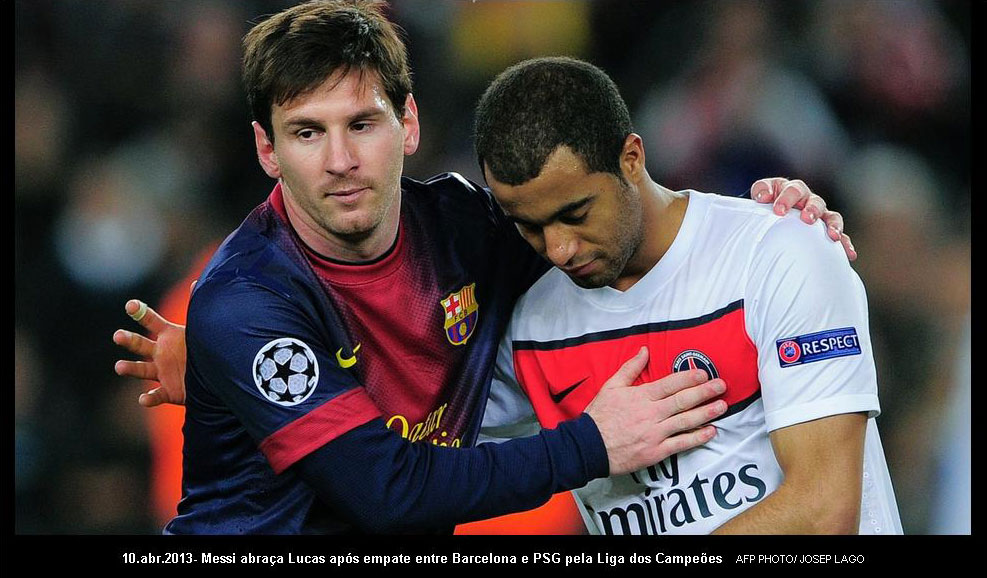 ao término do jogo Messi cumprimenta Lucas