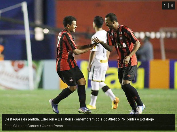 Éderson, jogador do Atlético-PR, comemorando seu gol