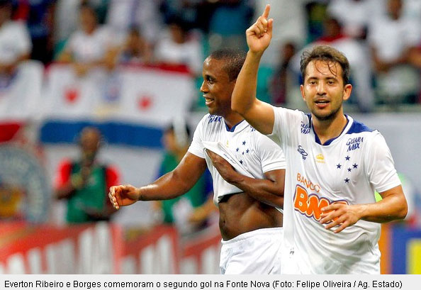 Éverton e Borges, jogadores do Cruzeiro, comemoram o 2º gol Bahia1x3Cruzeiro
