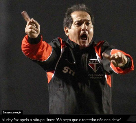 Muricy Ramalho orientando o spfc em campo