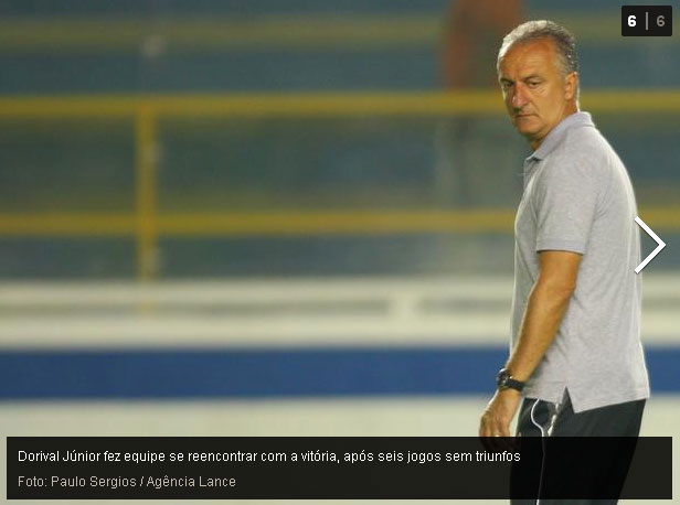 Dorival Júnior observando o jogo Vasco3x1Internacional