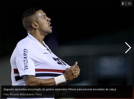 Antonio Carlos, zagueiro do spfc, marcou 2 gols no jogo São Paulo3x2Vitória