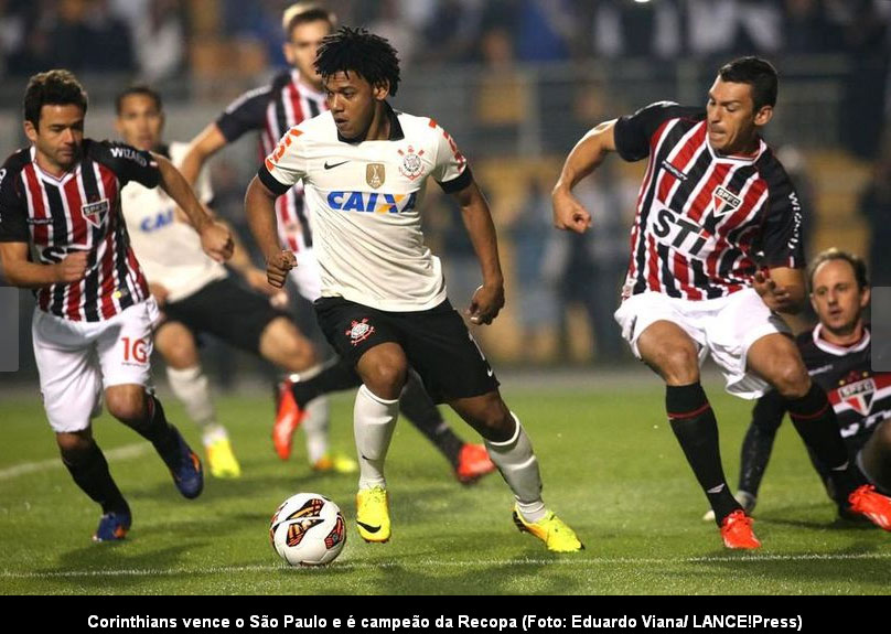 Romarinho em disputa da bola com Toloi, Juan e Lúcio, e Rogério Ceni caido ao chão, no jogo da Recopa 2013:Corinthians2x0São Paulo