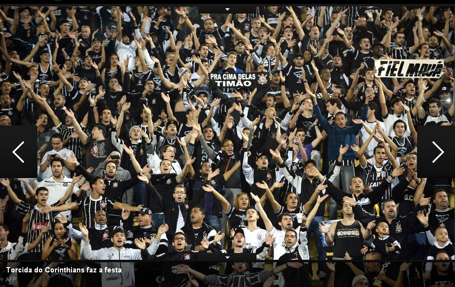 Torcida corintiana incentivando no jogo da Recopa 2013:Corinthians2x0São Paulo