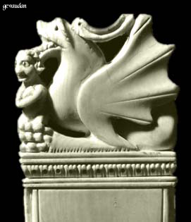 Tarasque. Santa Marta visitando atualmente a vila de Tarascon libertou-a do monstro aspergindo água benta.