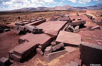 Ruínas do Templo Puma Punku. Visite http://www.sacredsites.com