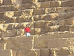 Turista na piramide.