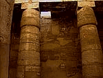colunas do templo.