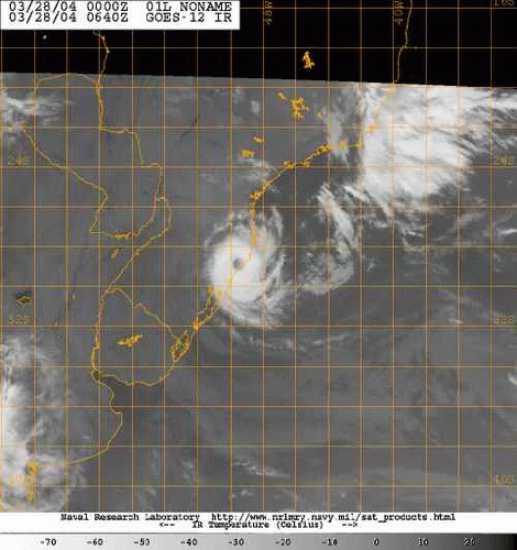 imagem capturada no dia 28_3_6,40UTC. Momento em que o ôlho do furacão adentrou na costa de Santa Catarina, captada pelo Goes-12 no dia 28 de março de 2.004, às 6,40hUTC. O satélite Goes-12 está sobre o rio Amazonas