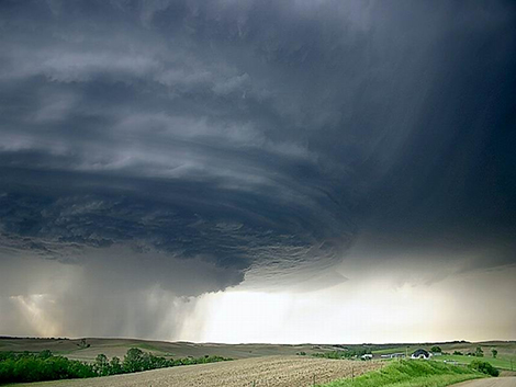 Fotos do tornado que teria ocorrido em Indaiatuba em maio de 2005