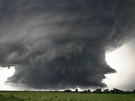 Fotos do tornado que teria ocorrido em Indaiatuba em maio de 2005