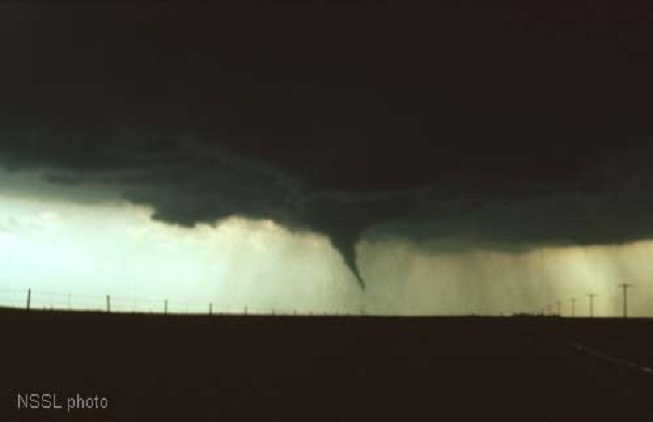 NSSL Photo. Em Waurika, Oklahoma. Em 30 de maio de 1976